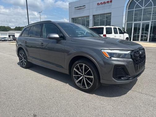 2025 Audi Q7 45 Premium Plus