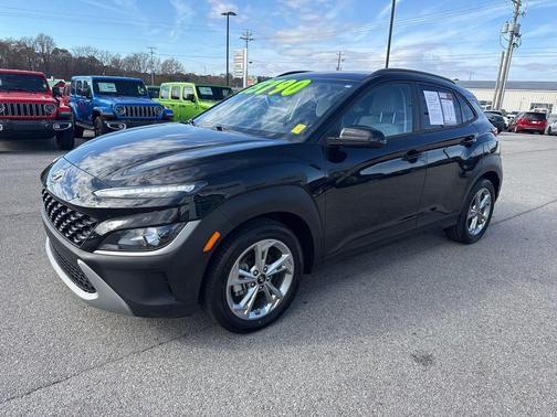 2022 Hyundai KONA SEL