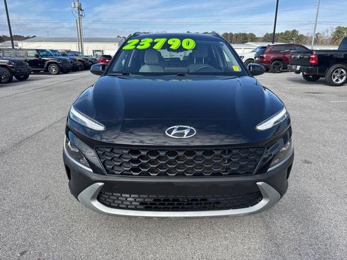 2022 Hyundai KONA SEL