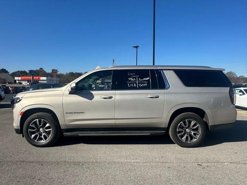 2022 Chevrolet Suburban LT