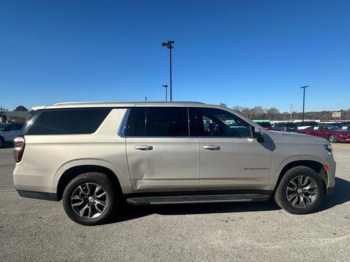 2022 Chevrolet Suburban LT