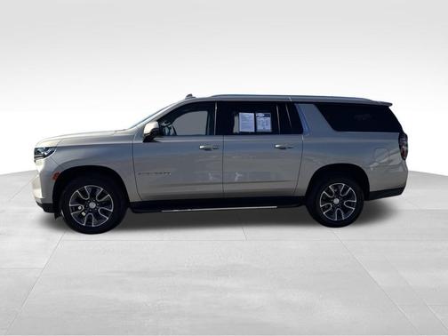 2022 Chevrolet Suburban LT