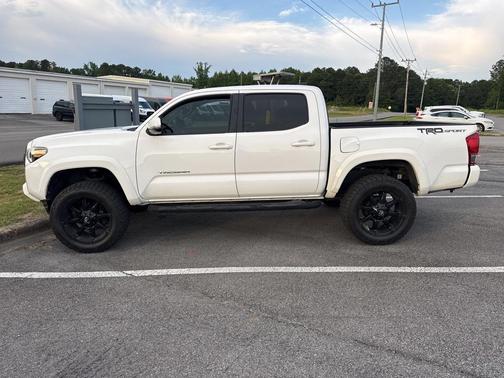 2017 Toyota Tacoma TRD Sport