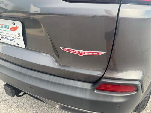 2019 Jeep Cherokee Trailhawk