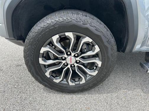 Sterling 2024 GMC Canyon Denali