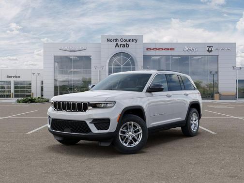 Bright White Clearcoat 2026 Jeep Grand Cherokee Laredo