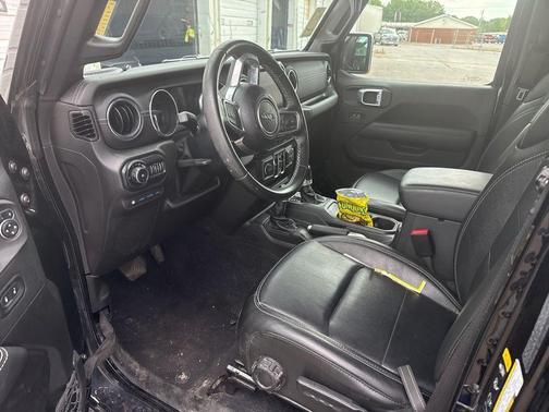 Black Clearcoat 2022 Jeep Wrangler Unlimited 4xe Sahara