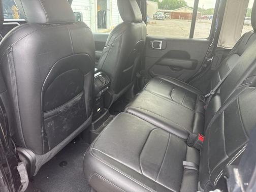 Black Clearcoat 2022 Jeep Wrangler Unlimited 4xe Sahara