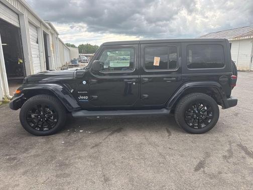 Black Clearcoat 2022 Jeep Wrangler Unlimited 4xe Sahara