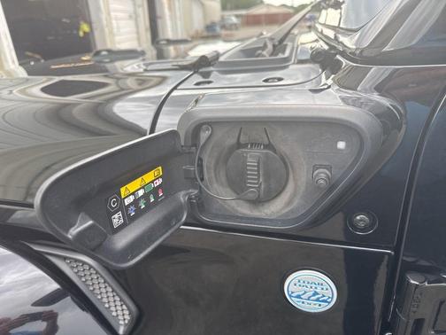 Black Clearcoat 2022 Jeep Wrangler Unlimited 4xe Sahara