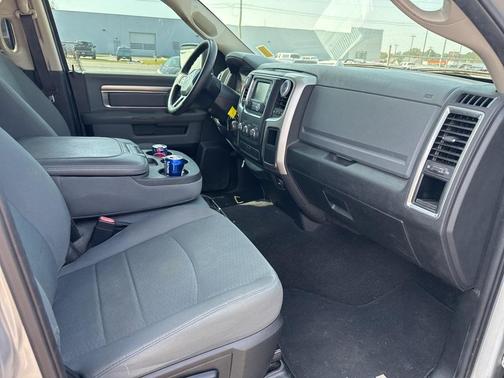 2017 RAM 1500 SLT