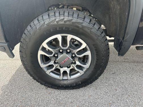 Onyx Black 2023 GMC Sierra 2500 AT4
