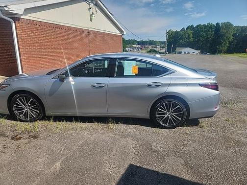 2022 Lexus ES 350 Base