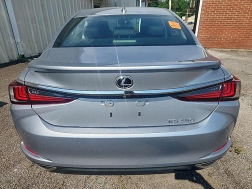 2022 Lexus ES 350 Base
