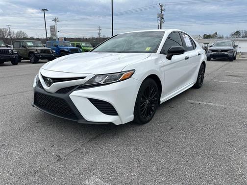 2020 Toyota Camry SE Nightshade