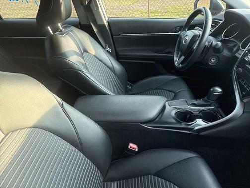 2020 Toyota Camry SE Nightshade