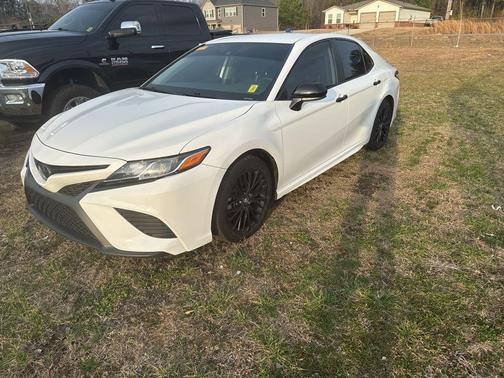 2020 Toyota Camry SE Nightshade