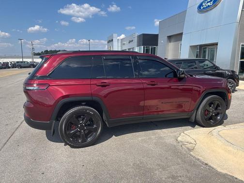2024 Jeep Grand Cherokee Laredo