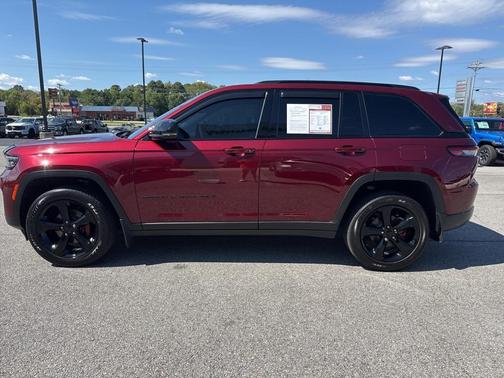 2024 Jeep Grand Cherokee Laredo