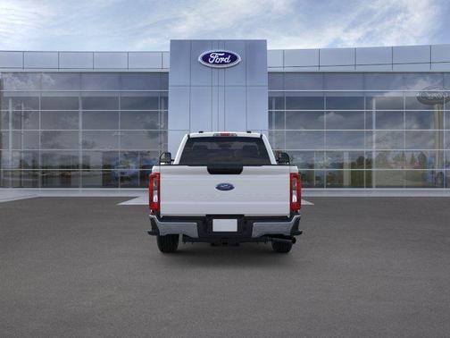 Agate Black Metallic 2026 Ford F-250 XLT