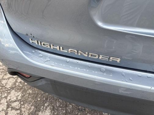 Moon Dust 2020 Toyota Highlander XLE