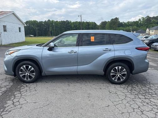 Moon Dust 2020 Toyota Highlander XLE