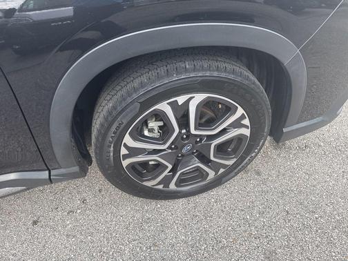 Crystal Black Silica 2023 Subaru Ascent Limited 7-Passenger