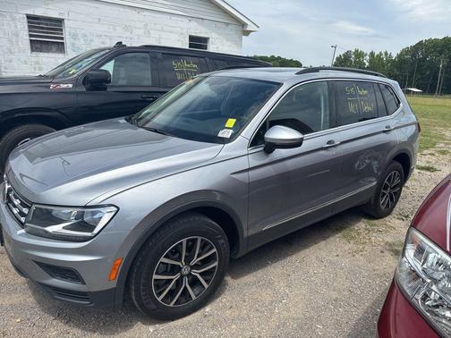 Pyrite Silver Metallic 2021 Volkswagen Tiguan 2.0T SE