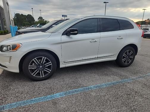 2017 Volvo XC60 T5 Dynamic
