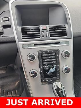 2017 Volvo XC60 T5 Dynamic