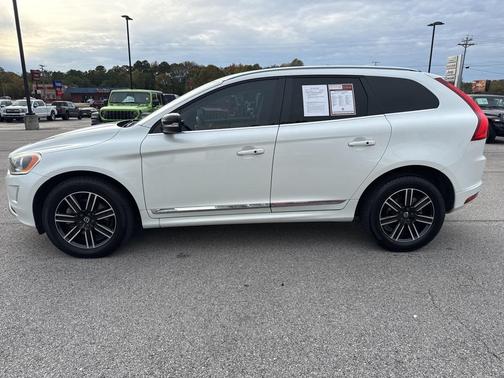 2017 Volvo XC60 T5 Dynamic