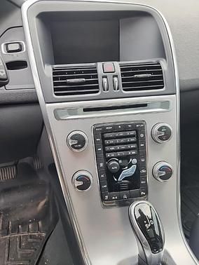 2017 Volvo XC60 T5 Dynamic