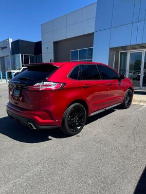Red 2020 Ford Edge ST