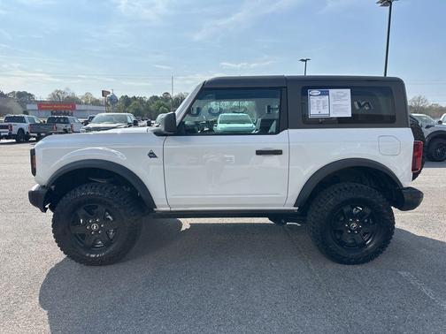 Oxford White 2022 Ford Bronco Black Diamond