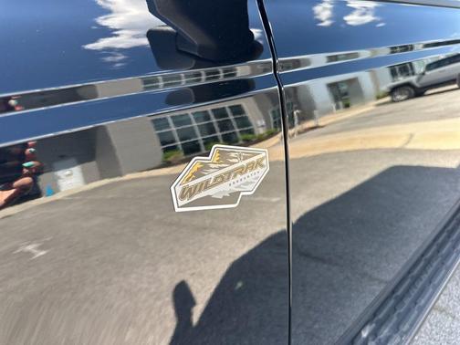 Shadow Black 2024 Ford Bronco Wildtrak