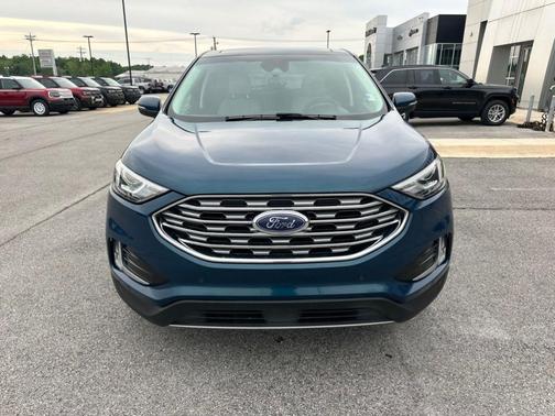 Green Metallic 2020 Ford Edge Titanium