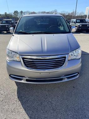2016 Chrysler Town & Country Touring-L