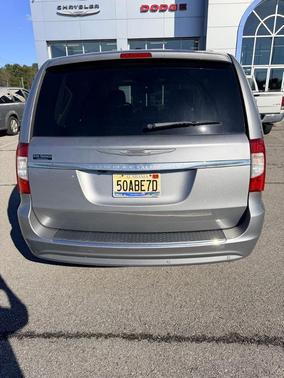 2016 Chrysler Town & Country Touring-L