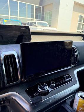 Agate Black Metallic 2025 Ford Expedition Tremor
