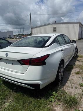 Glacier White 2022 Nissan Altima 2.5 S
