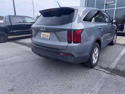 2023 Kia Sorento LX