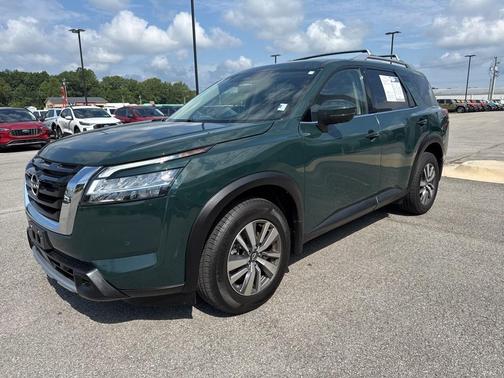 2023 Nissan Pathfinder SL