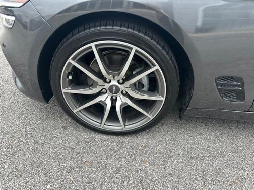 Makalu Gray 2023 Genesis G70 2.0T