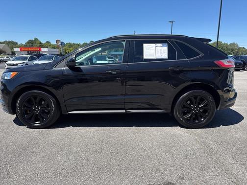 2022 Ford Edge SE