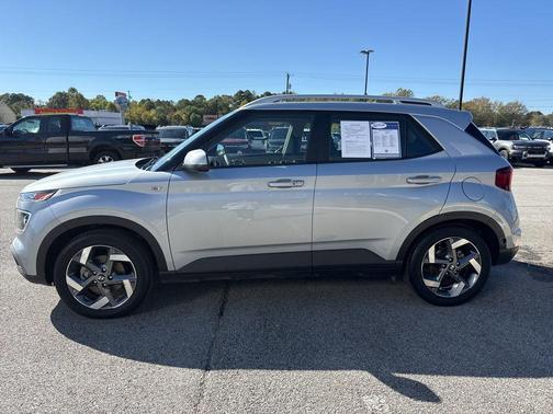 2021 Hyundai VENUE SEL