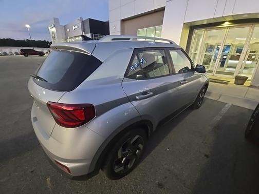 2021 Hyundai VENUE SEL