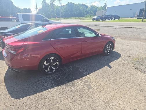 2022 Hyundai ELANTRA Limited