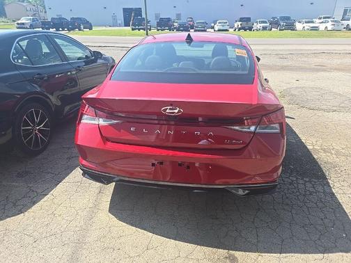 2022 Hyundai ELANTRA Limited