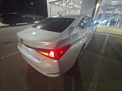 2021 Lexus ES 350 Base