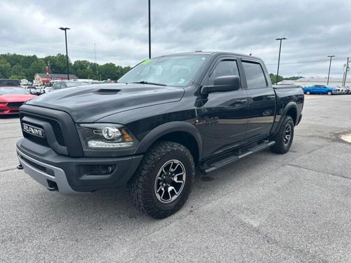 Brilliant Black Crystal Pearlcoat 2018 RAM 1500 Rebel